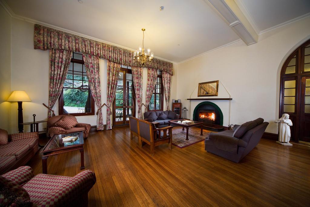 Отель Jenolan Caves House Экстерьер фото