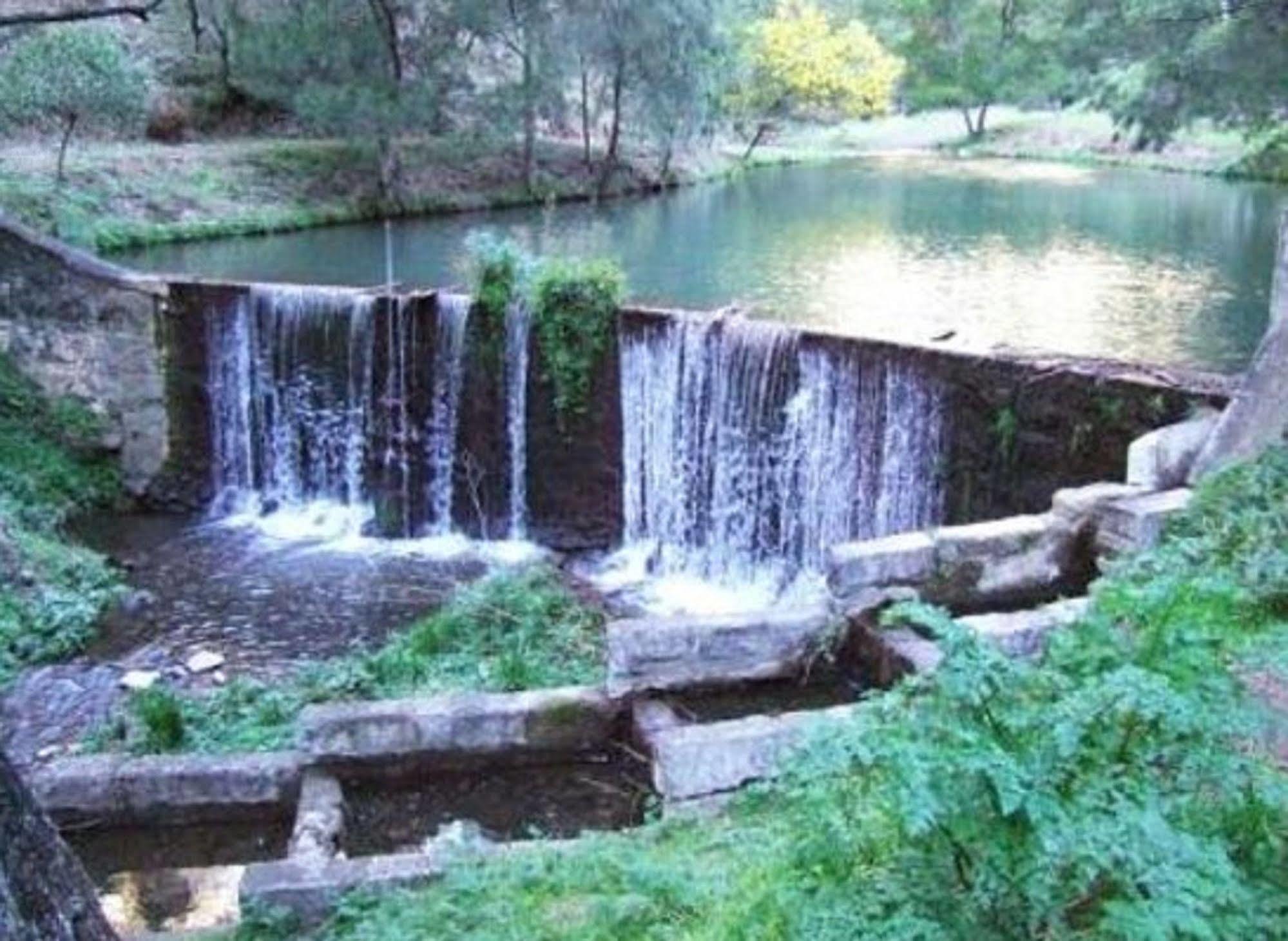 Отель Jenolan Caves House Экстерьер фото